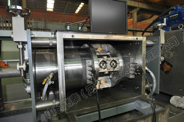 旋轉(zhuǎn)頭超聲波探傷設備.jpg 旋轉(zhuǎn)頭超聲波探傷設備.jpg